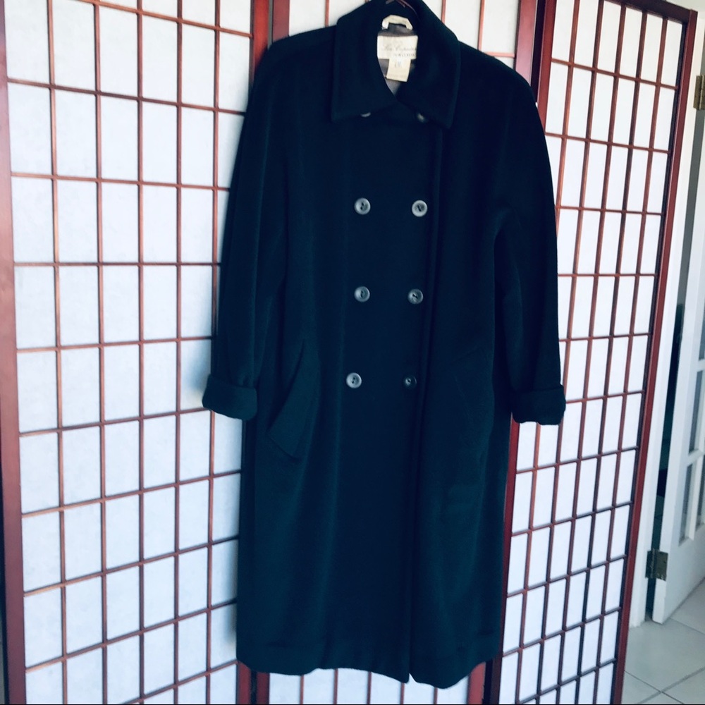 Double-breasted Classic Overcoat.